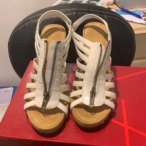 Aersoles White Wedges. Size 7